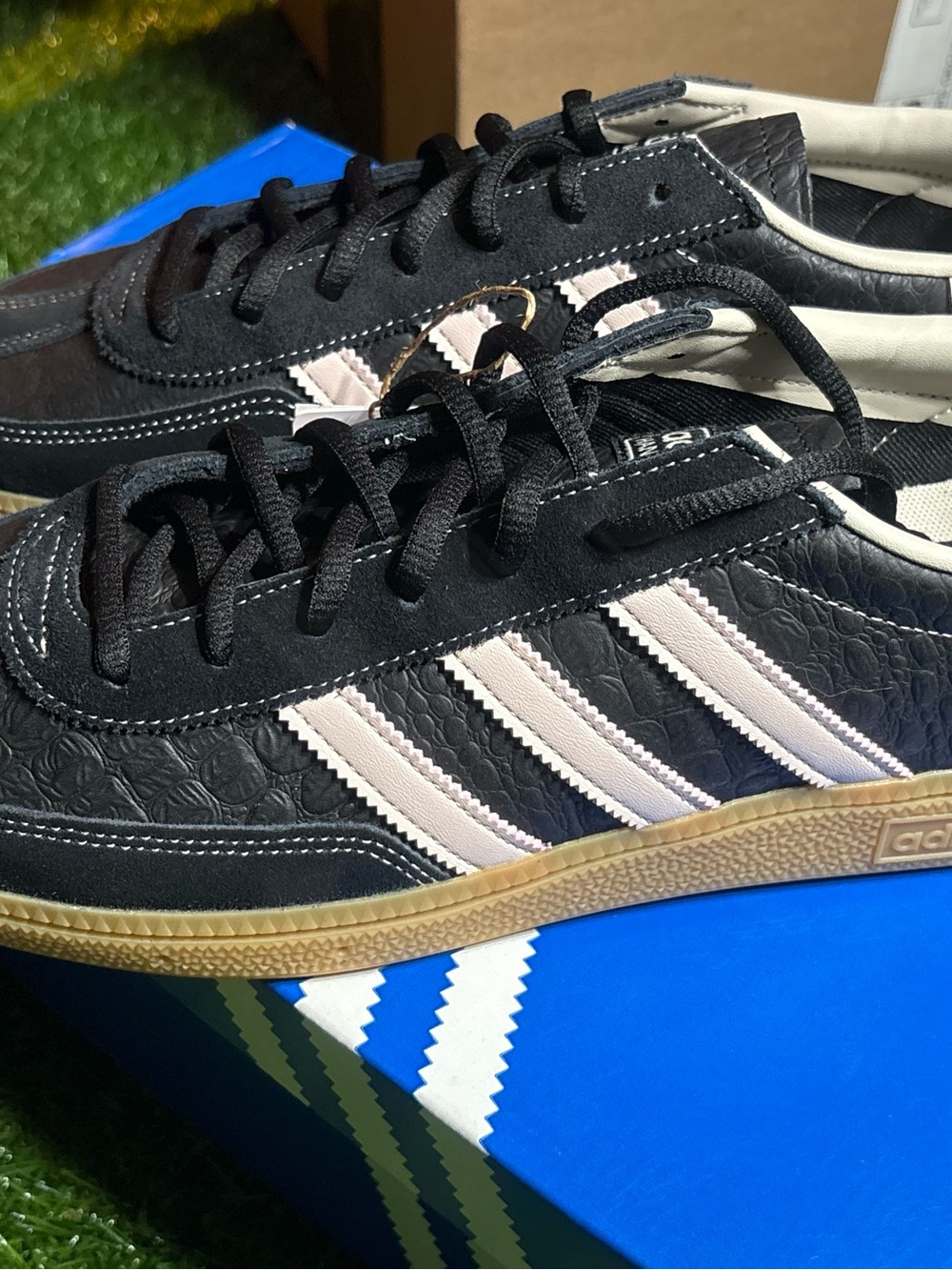 Adidas Spezials Men's Black with Pink Stripes men’s 12, women’s 13